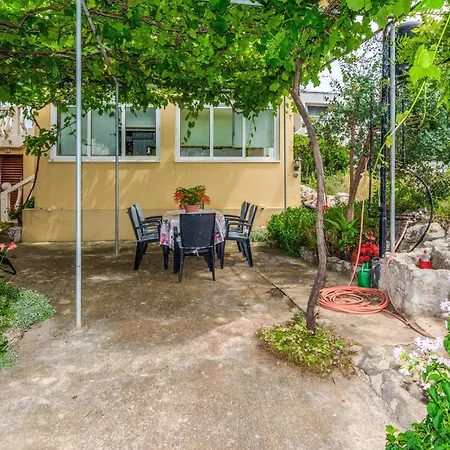 Apartamento Lovely In With Kitchen